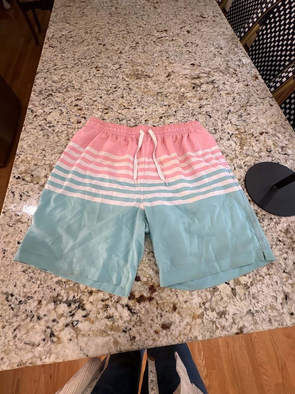 Chubbies Swim Trunks The On The Horizon Size XL Pink Blue Striped Mesh Lined